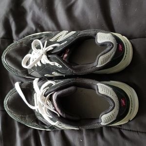 COPY - Black tennis shoes